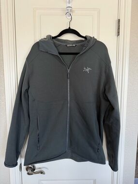 Arc'teryx Men’s Gray Full-Zip Fleece Hoodie